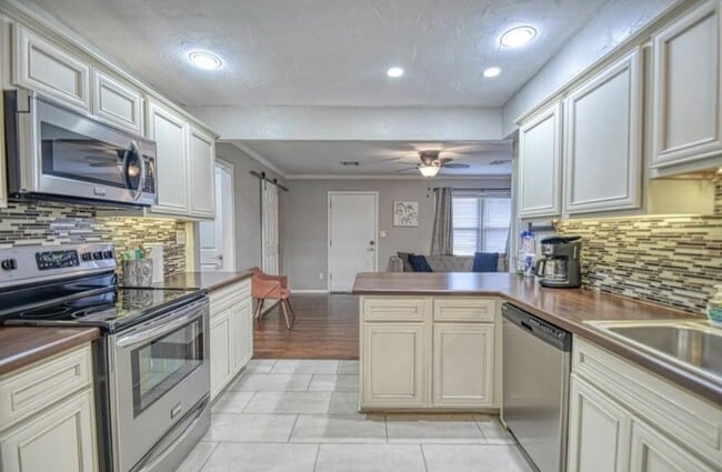 Building Photo - 4508 NW 34th St