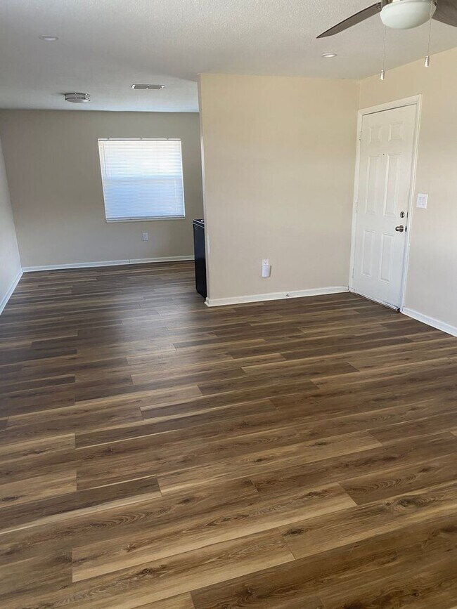 Building Photo - Locke Street Triplex Units