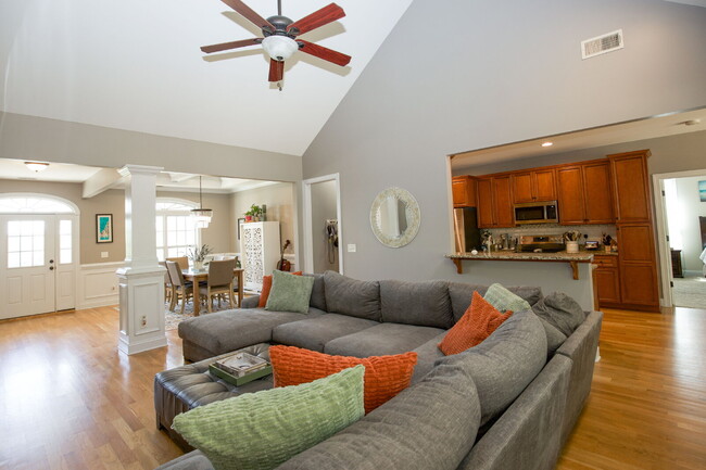Building Photo - "Beautifully Designed, spacious 2400 Sq. F...