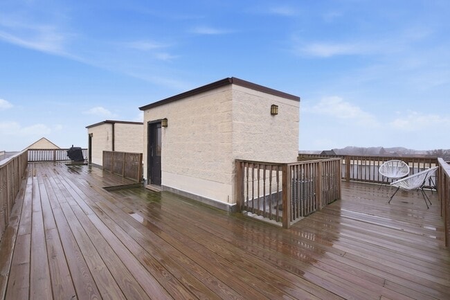 Building Photo - 4226 S Ellis Ave