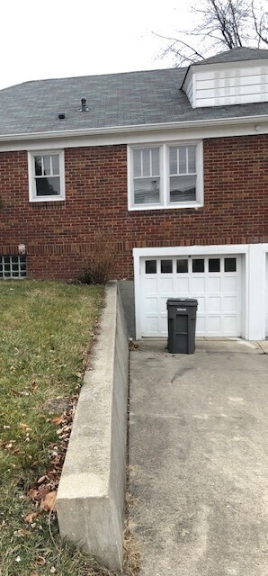 Building Photo - 1101 N Downey Ave