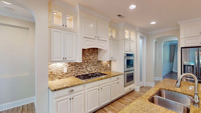 Building Photo - 11052 Preservation Park Dr