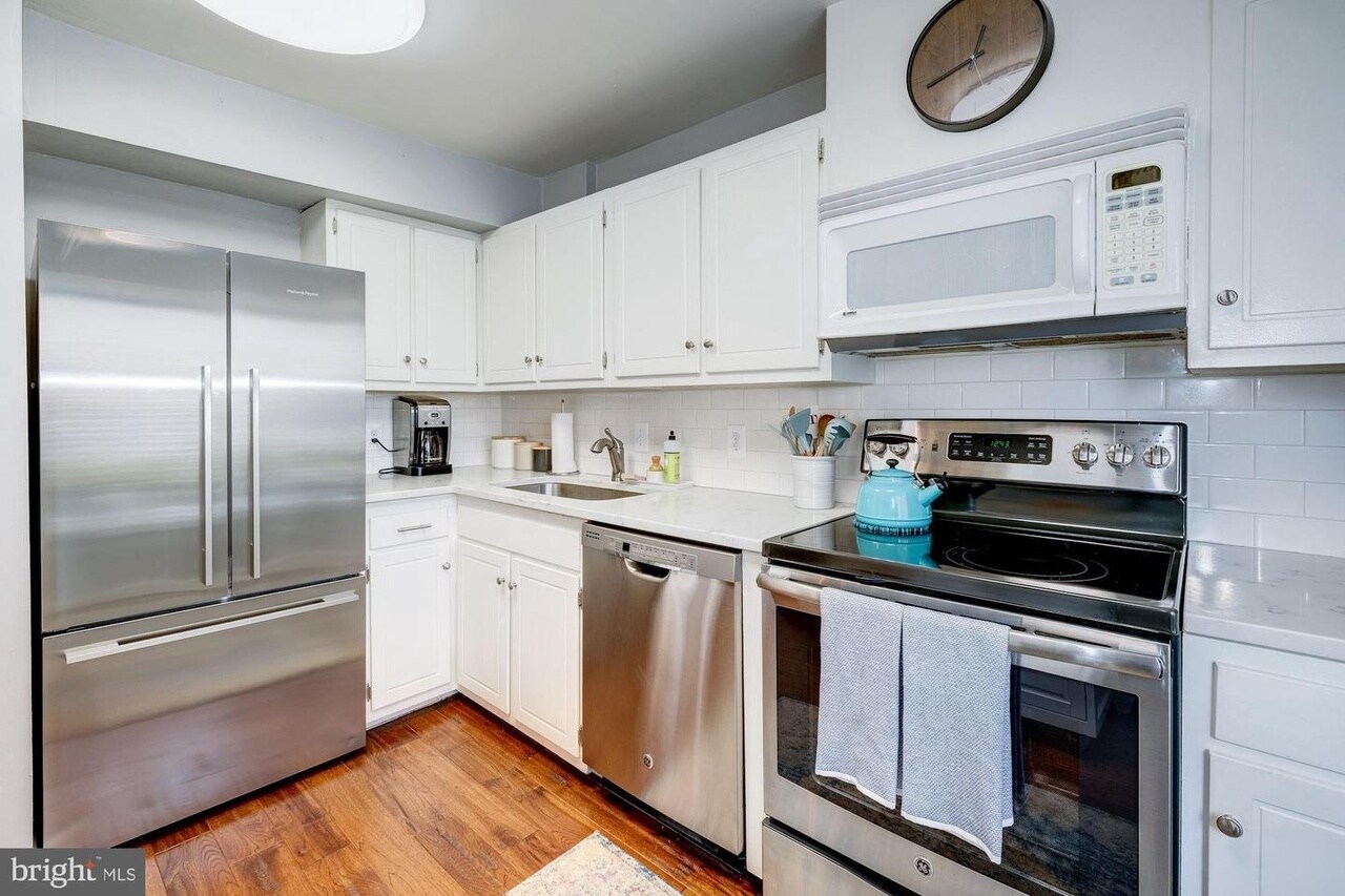 Kitchen - 973 S Taylor St