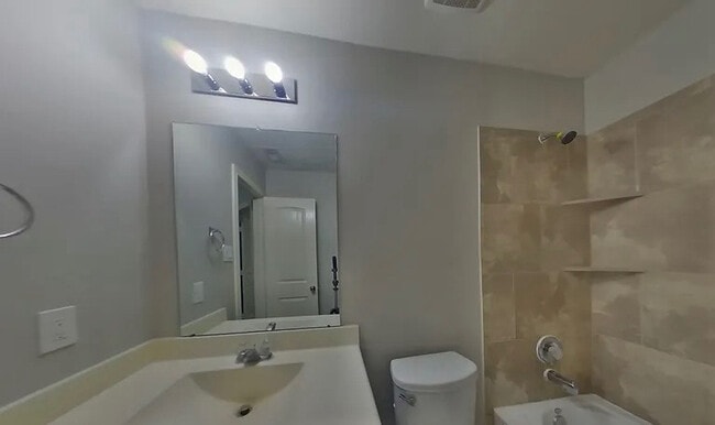 Building Photo - 700 Harris Ridge Dr
