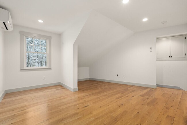 Building Photo - Keystone