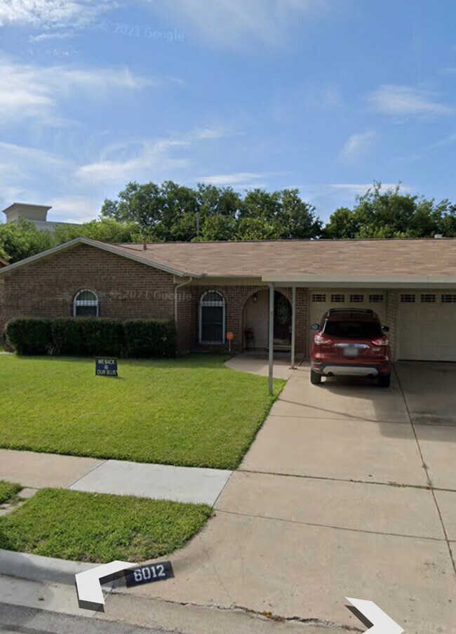 Building Photo - 6012 highcrest