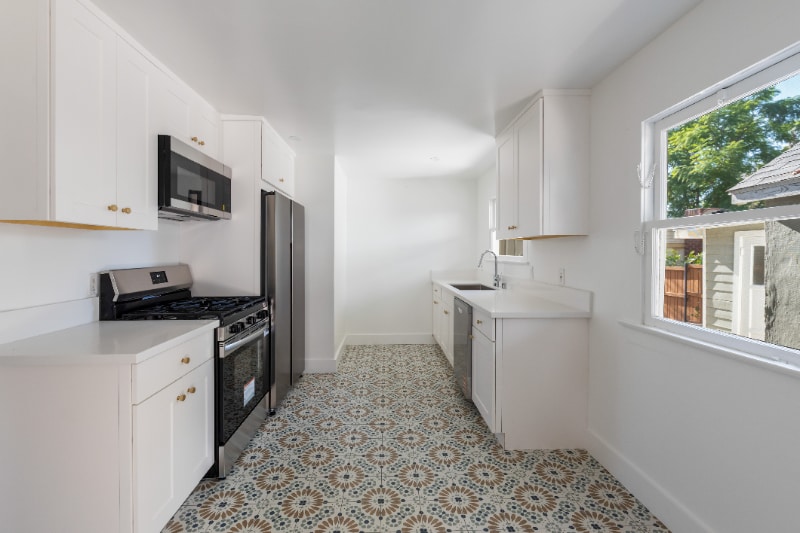 Building Photo - 1446 E Topeka St