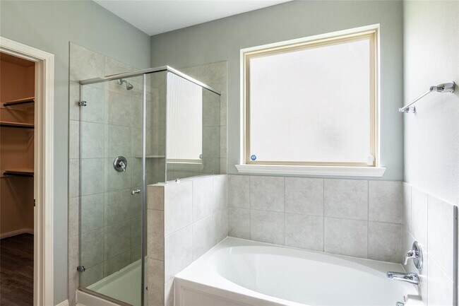 Building Photo - 13142 Silverglen Run Trl
