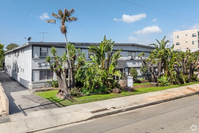 Building Photo - McLaughlin Apartments