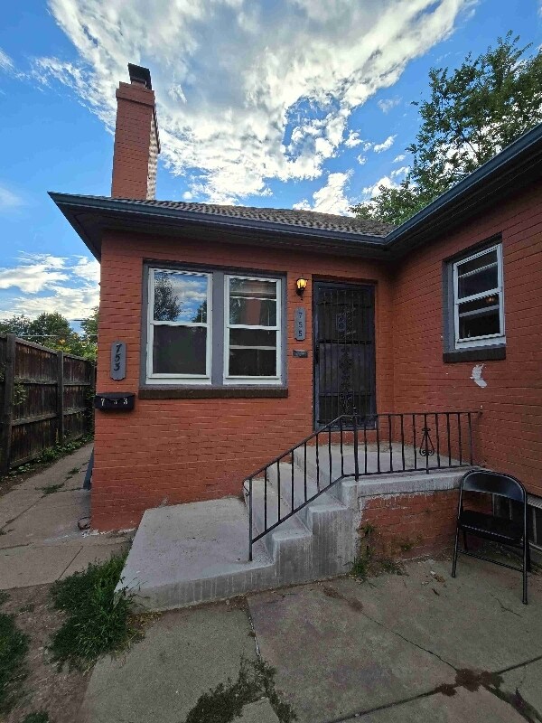 Building Photo - 755 Bellaire St
