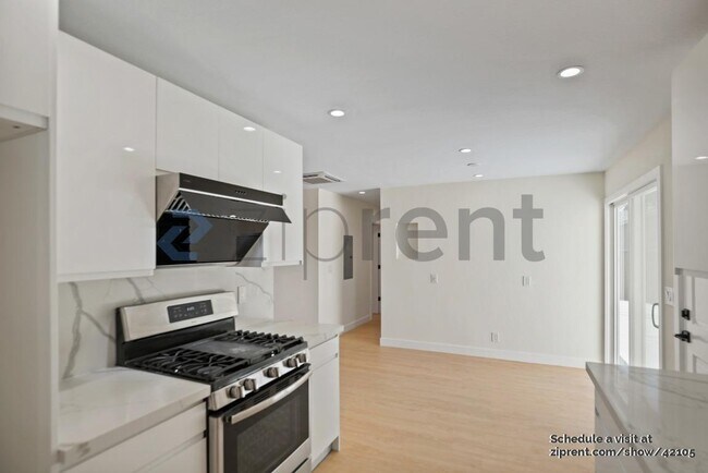 Building Photo - 474 Oliver St