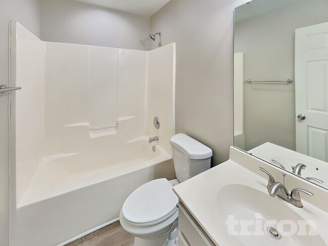 Building Photo - 2538 Terra Dr