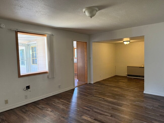 Building Photo - 40 Blue Wing St