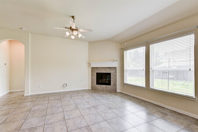 Building Photo - 84 Linnwood Dr