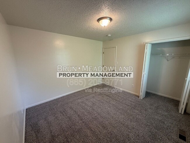 Building Photo - 8676 Tervada Dr