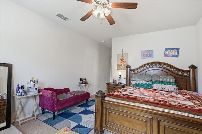 Building Photo - 910 Cormorant Dr