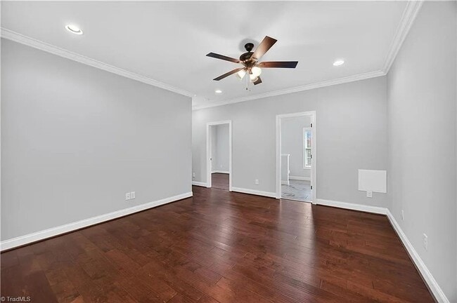 Building Photo - ****** $200 OFF FIRST FULL MONTH OF RENT!! ******