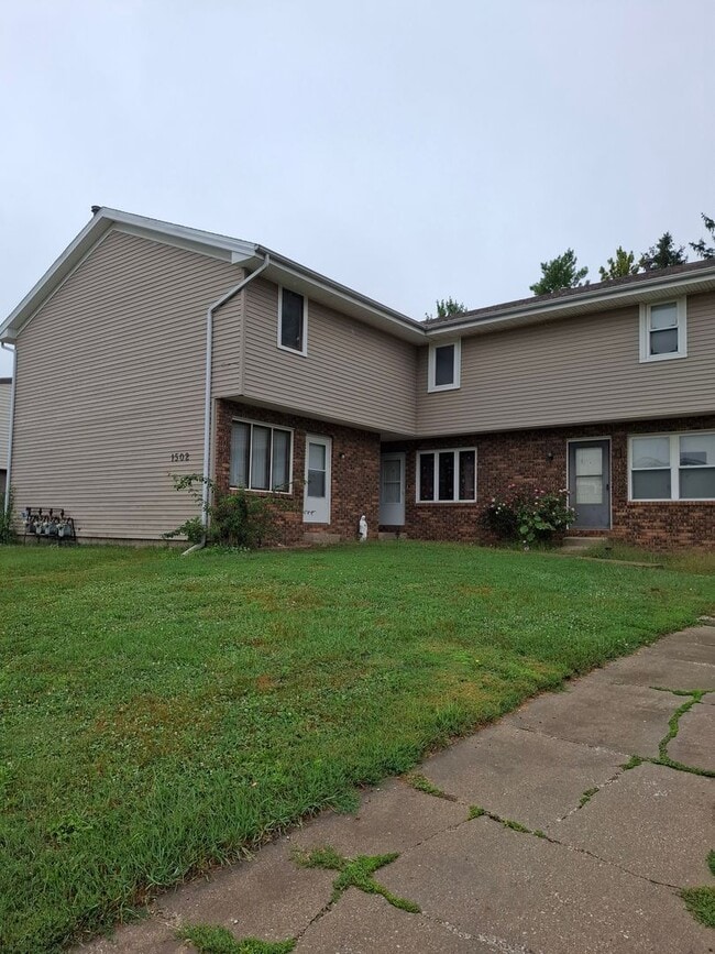 Building Photo - 1502 Hancock Dr