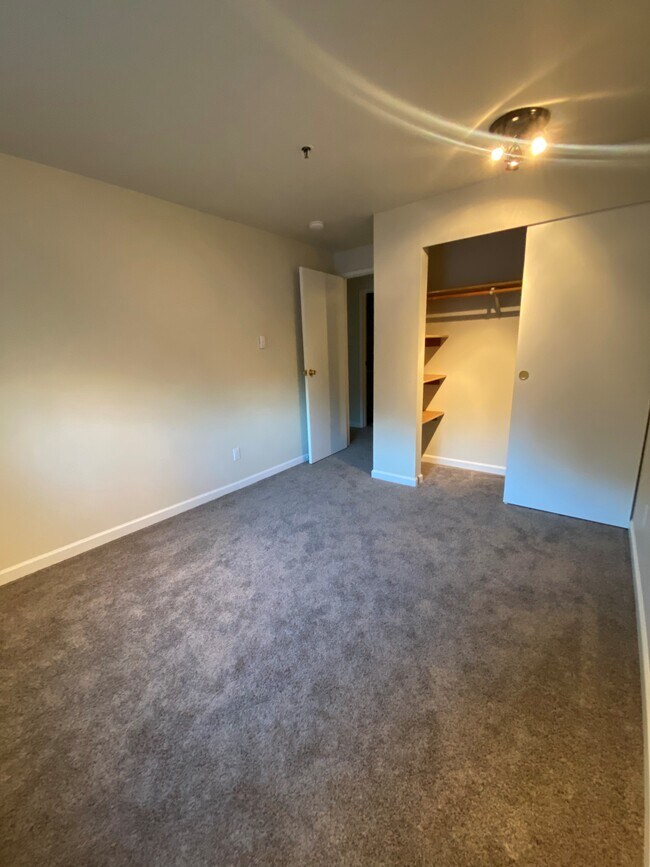 Building Photo - 215 100th St SW