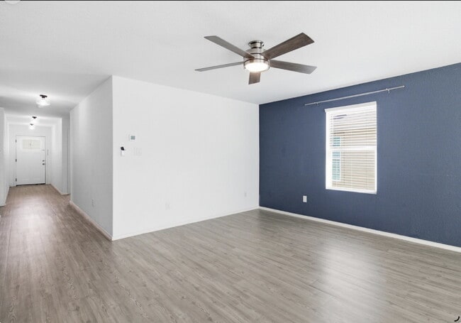Building Photo - "Charming 4-Bedroom Haven in Saint Hedwig with 2 Full Baths and 1668 Sq Ft of Comfort!"