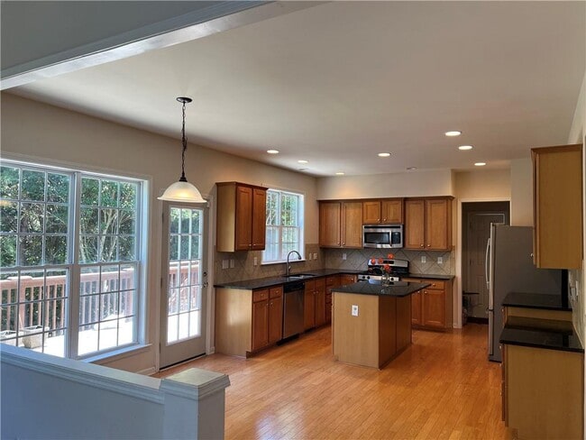 Building Photo - 610 Cricklewood Dr