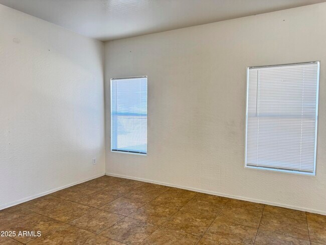 Building Photo - 33433 N Madison Way Dr