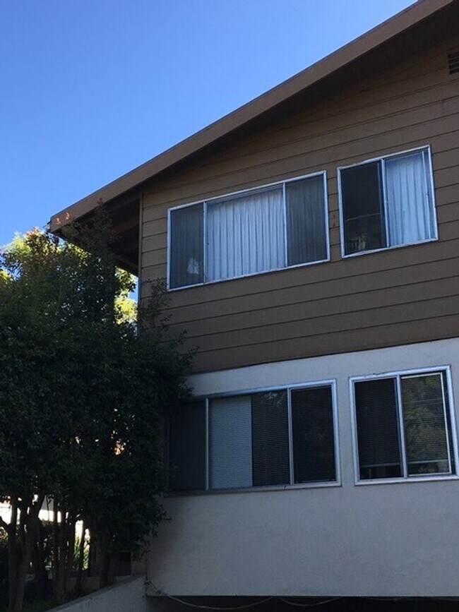 Building Photo - Two-bedroom apartment, with double pain gl...