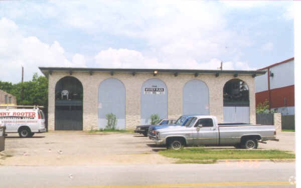 Building Photo - Wooten Plaza