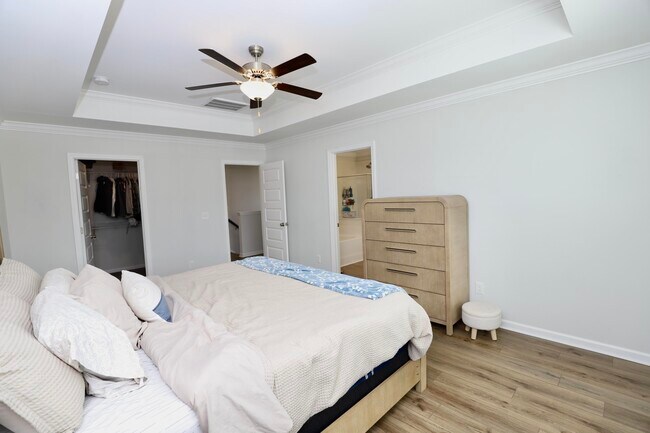 Building Photo - 1052 Ashcroft Cir