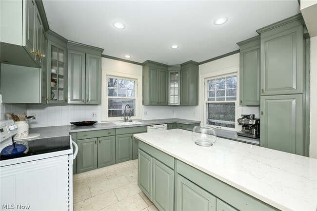 Building Photo - 2927 Huntington Rd