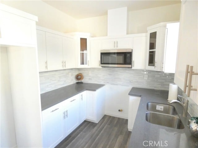 Building Photo - 1923 Holly Dr