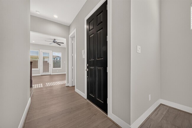 Building Photo - 8802 Hollister Pine Ct