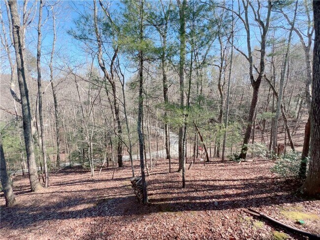 Building Photo - 532 Highland Trail