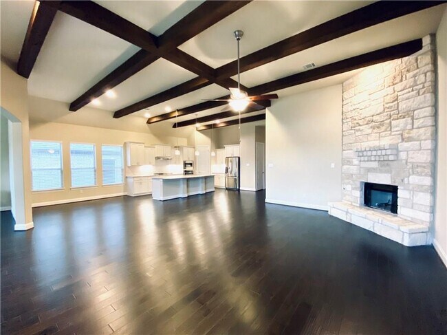 Building Photo - 821 Richardson Ln