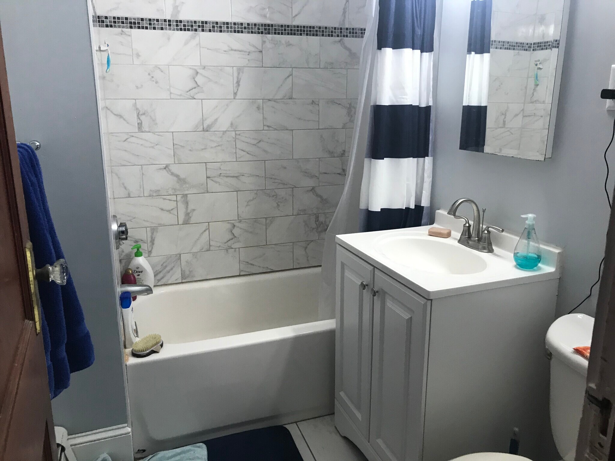 Building Photo - 2 Hillside St