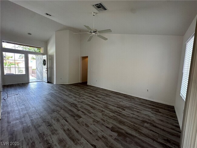 Building Photo - 2419 Desert Glen Dr