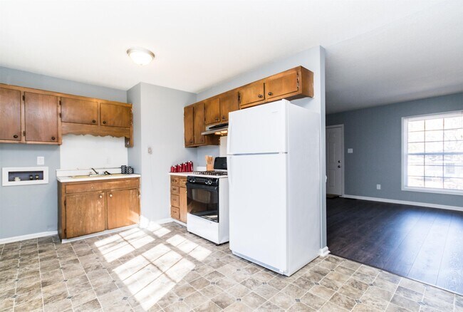 Building Photo - 108 Forestwood Dr