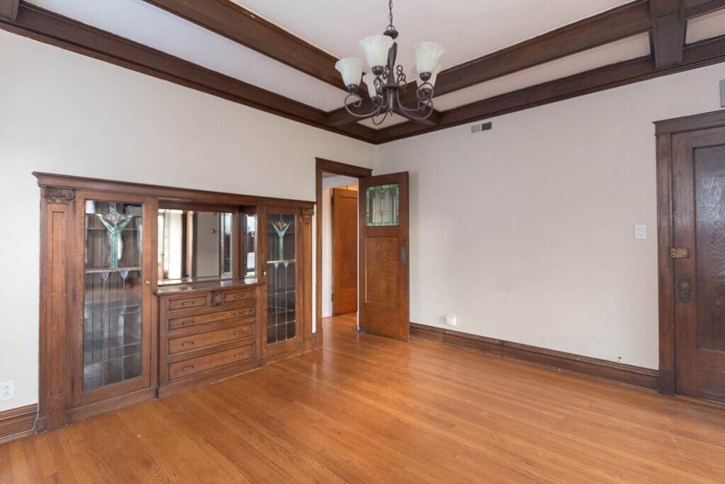 Building Photo - 1434 W Addison St