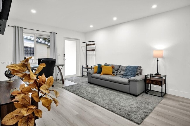 Building Photo - 300 NW 82nd Terrace