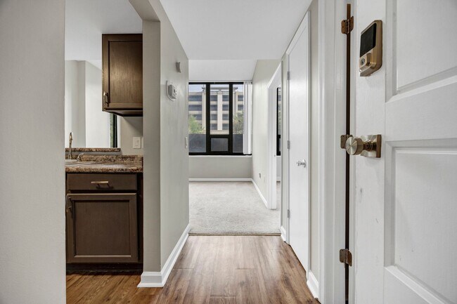 Building Photo - wh104