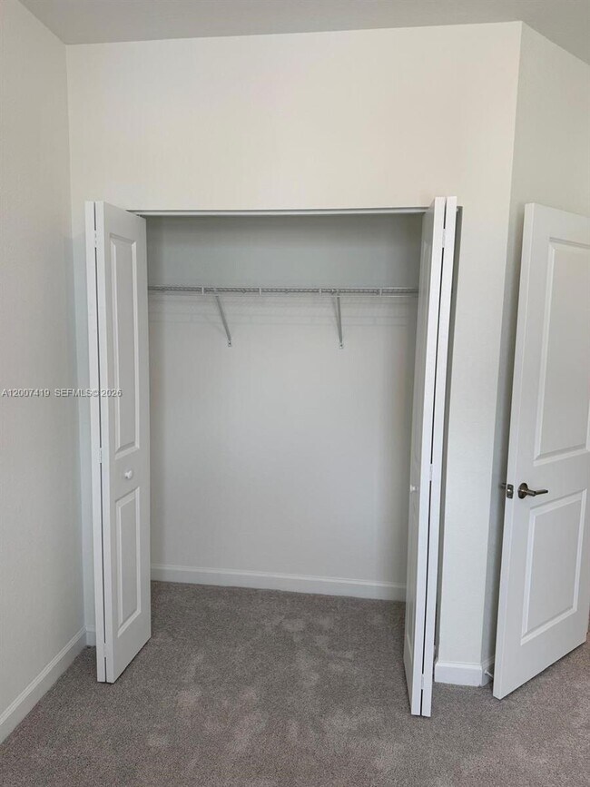 Building Photo - 2573 SE 25th Ter