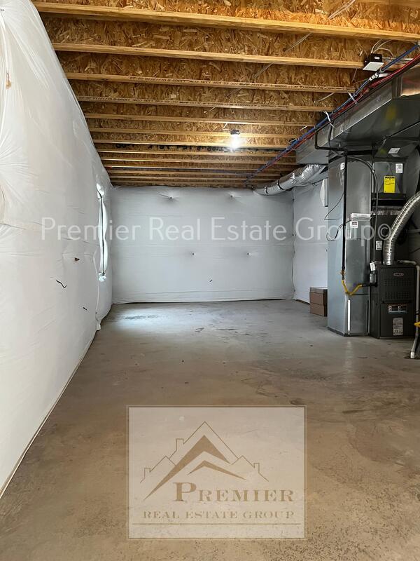 Building Photo - 9694 Silver Stirrup Dr