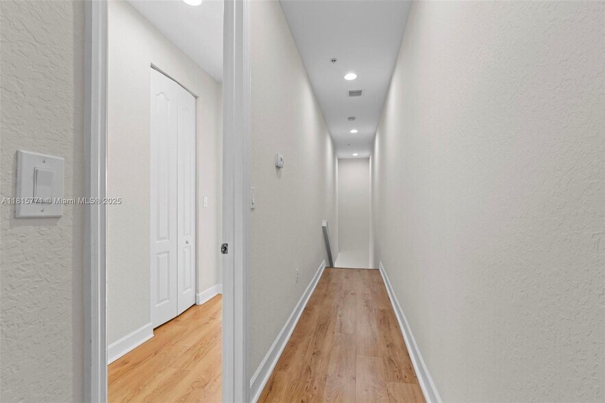 Building Photo - 419 SW 147th Ave