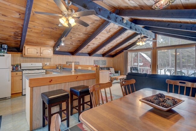 Building Photo - 56 Merrimeeting Rd