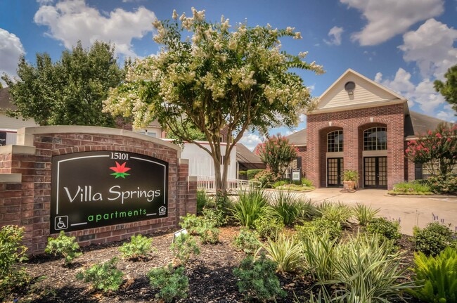 Building Photo - Villa Springs