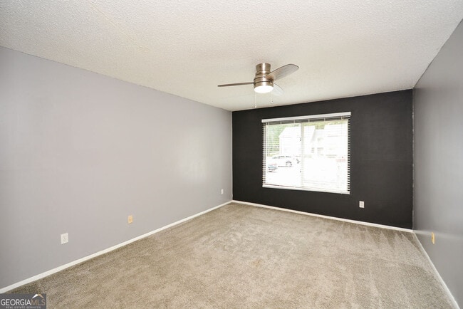 Building Photo - 47 Arbor End