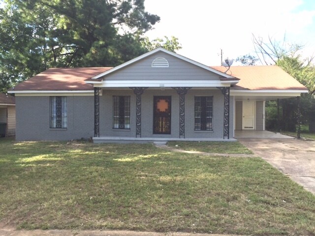Primary Photo - Lovely Home For Rent
