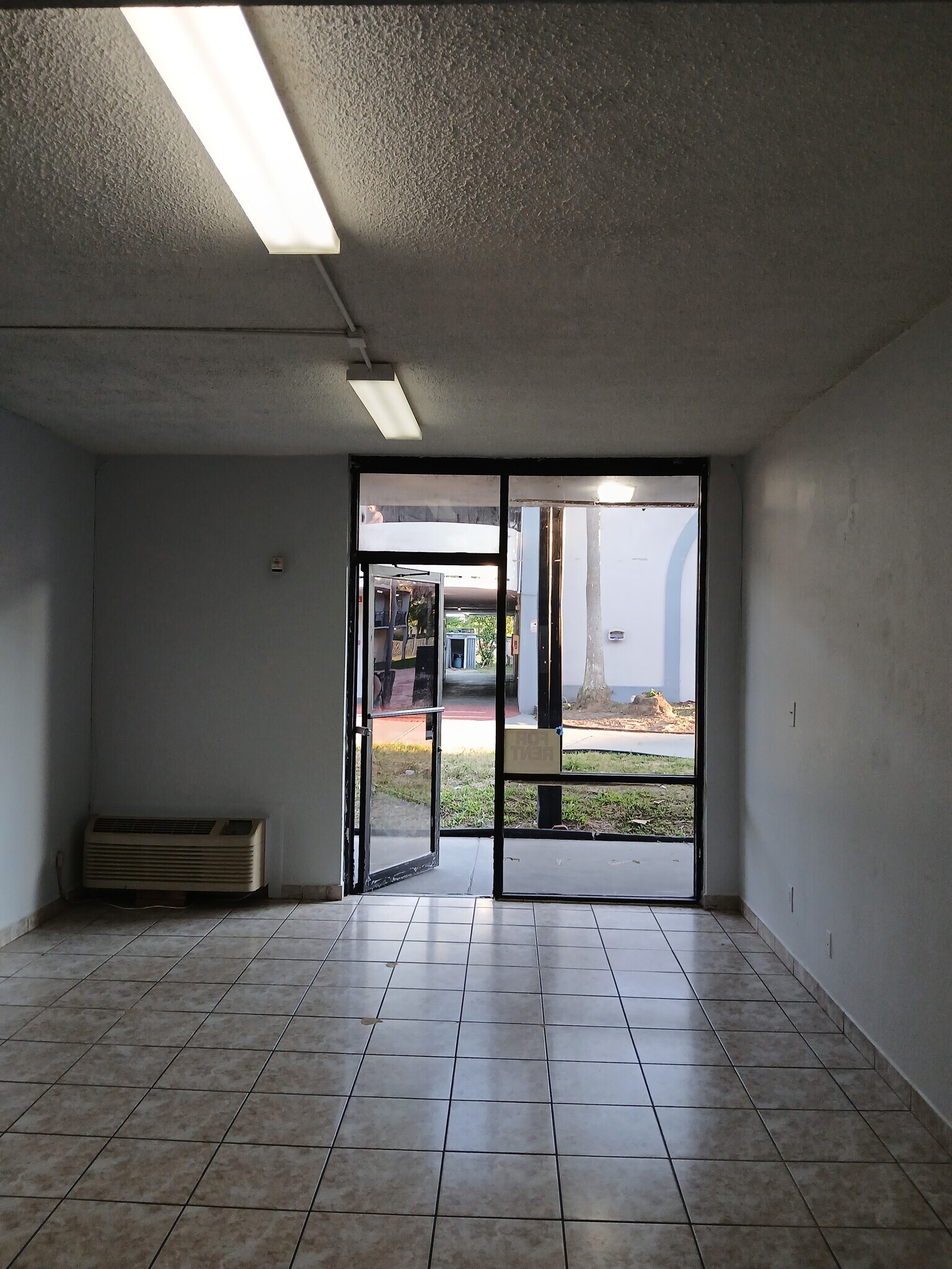 Building Photo - 8421 S Orange Blossom Trl