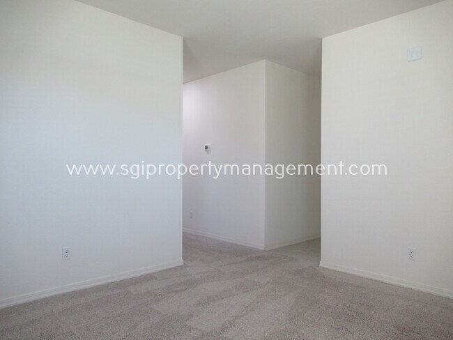 Building Photo - 19218 W Pierson St