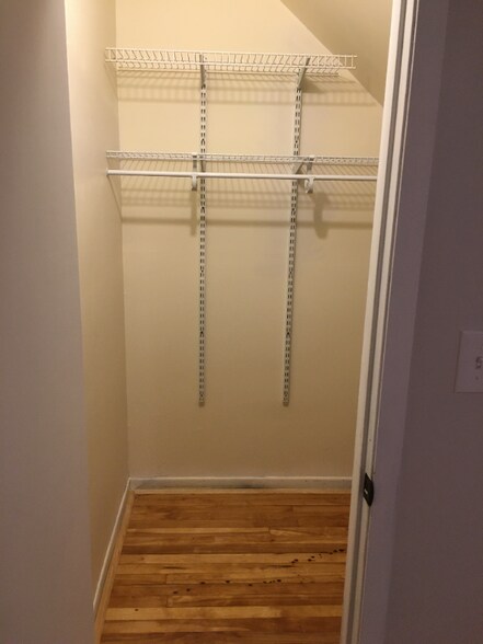 Building Photo - 4230 S 39th Ave